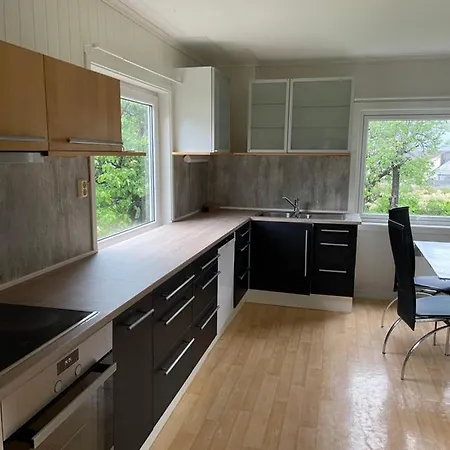 Apartment Stor Sentral Leilighet I Hjertet Av Andalsnes